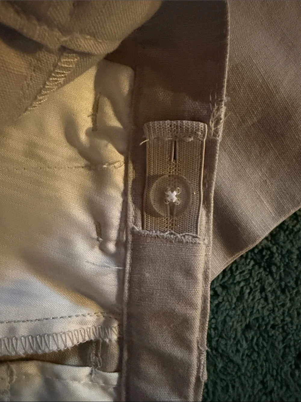 Kenneth Cole Reaction Light Beige/Tan Vest & Pants Set